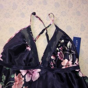 NWT Floral Slip